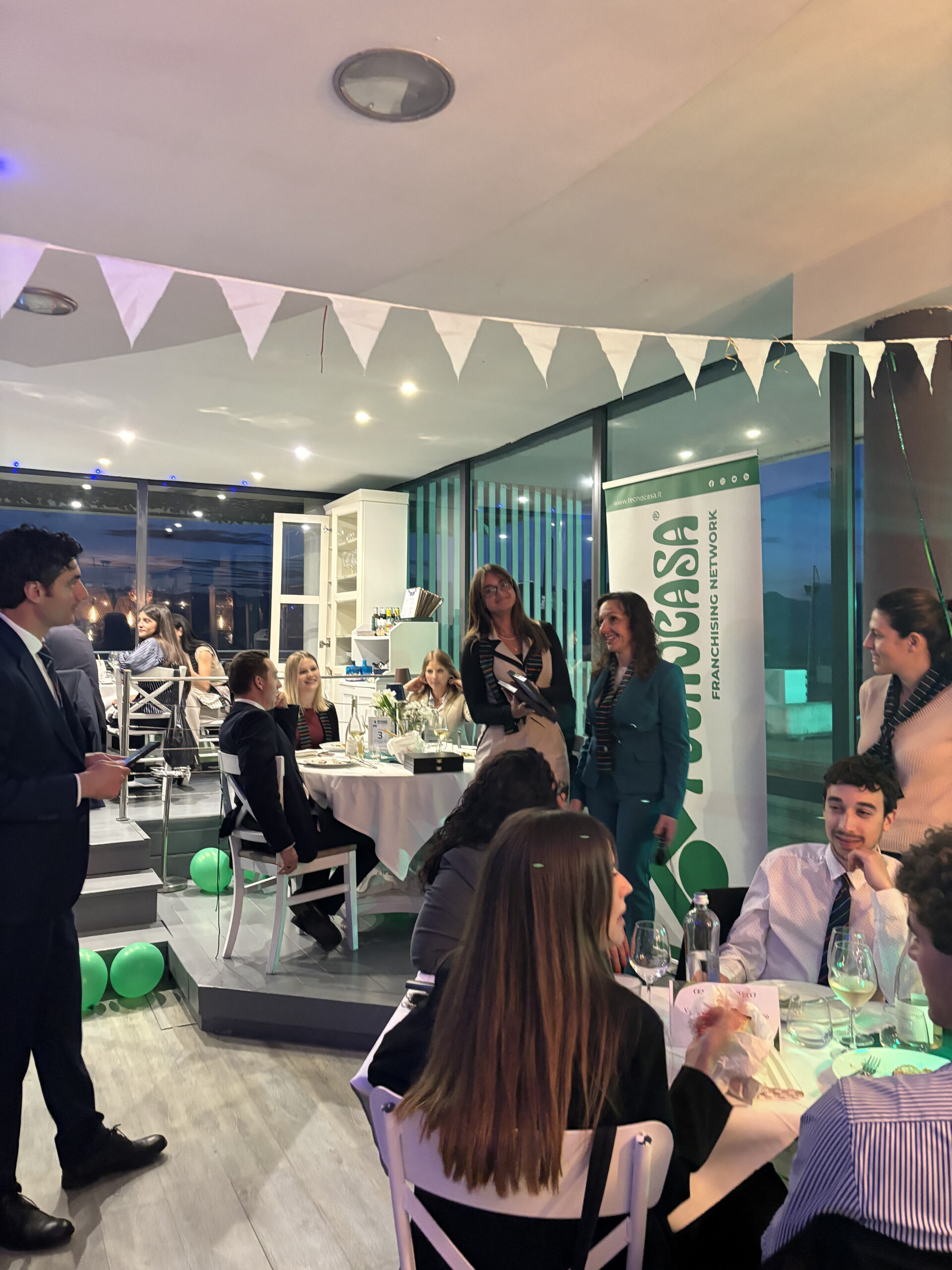 Premiazione durante l'evento aziendale Tecnocasa — La Vela Tirrenia